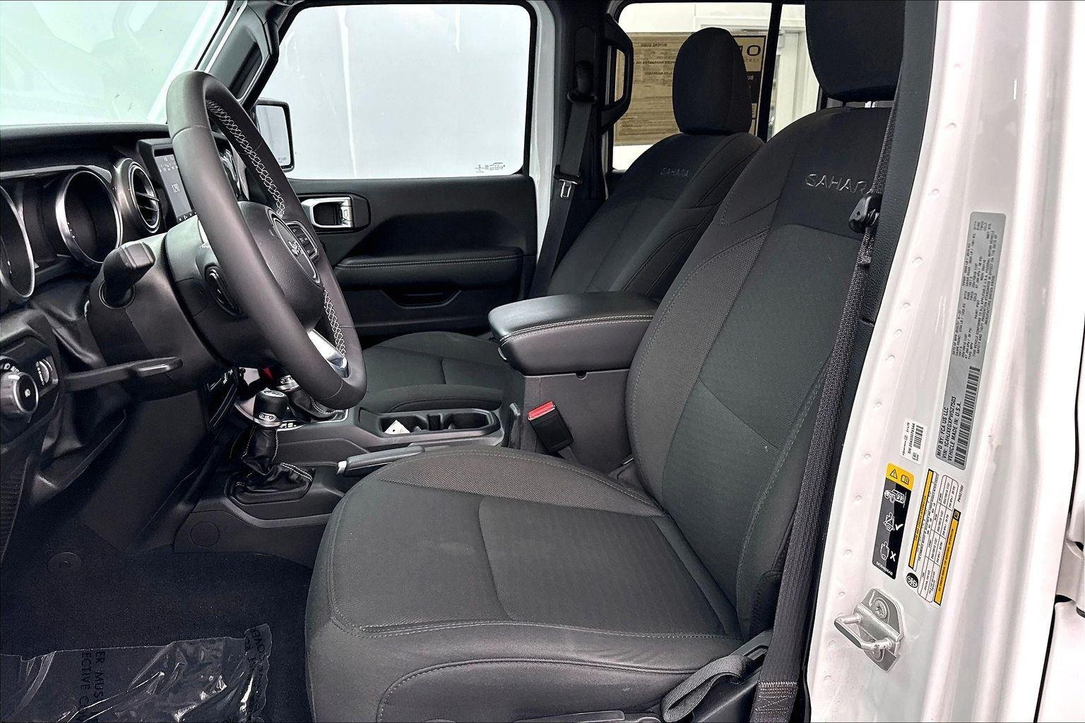 2023 Jeep Wrangler 4-Door Sahara - Photo 18