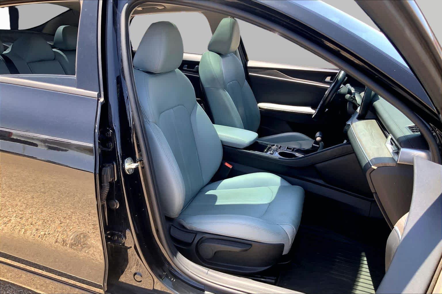 Used 2021 Ebony Black Kia EX image 9