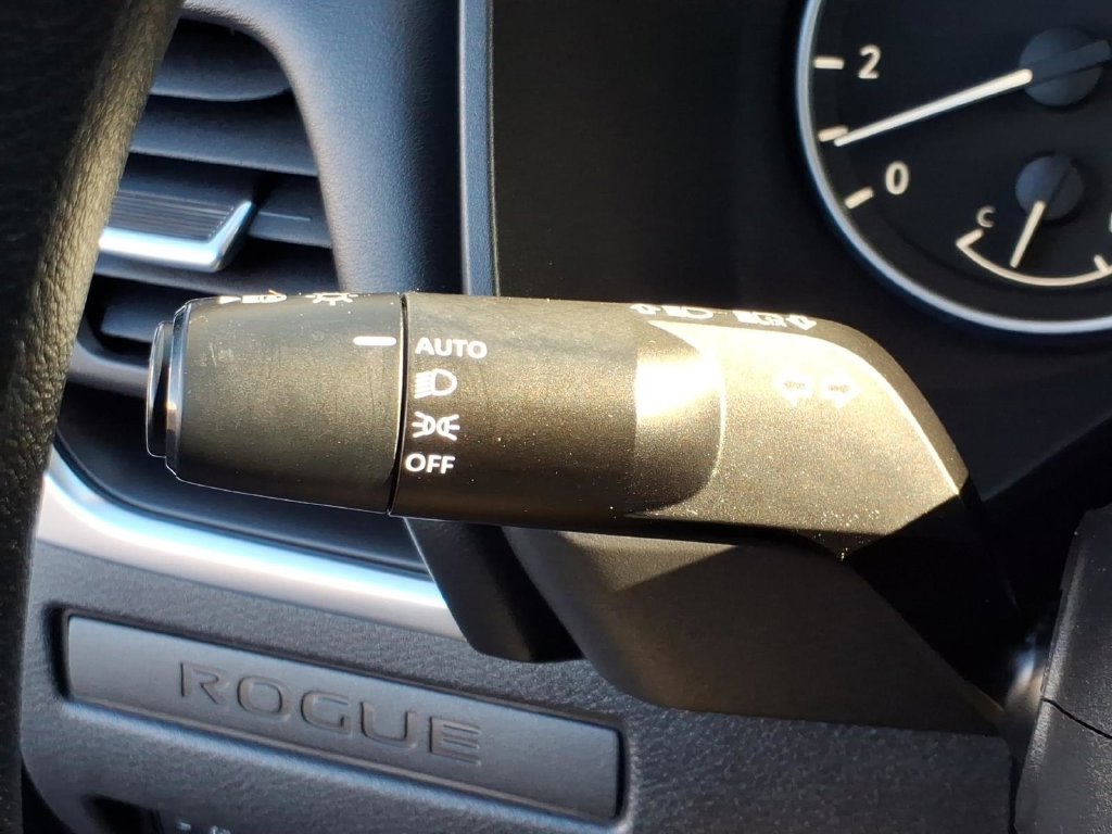 Used 2023 Gun Metallic Nissan S *only 4k miles!* image 30