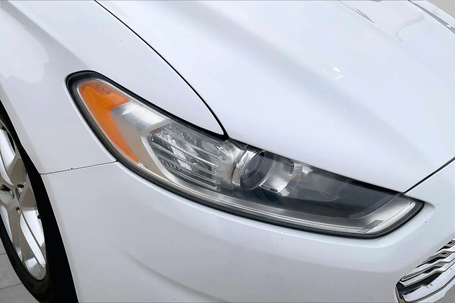 Used 2014 Oxford White Ford SE image 25