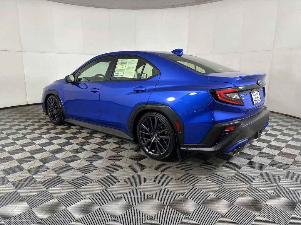 Used 2023 Blue Pearl Subaru Premium image 18
