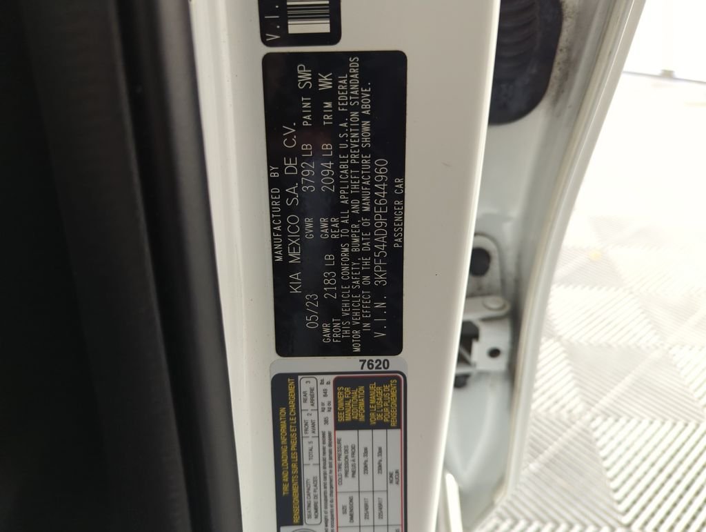Used 2023 White Kia GT-Line image 40