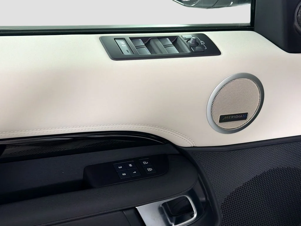 New 2026 Fuji White Land Rover S image 18