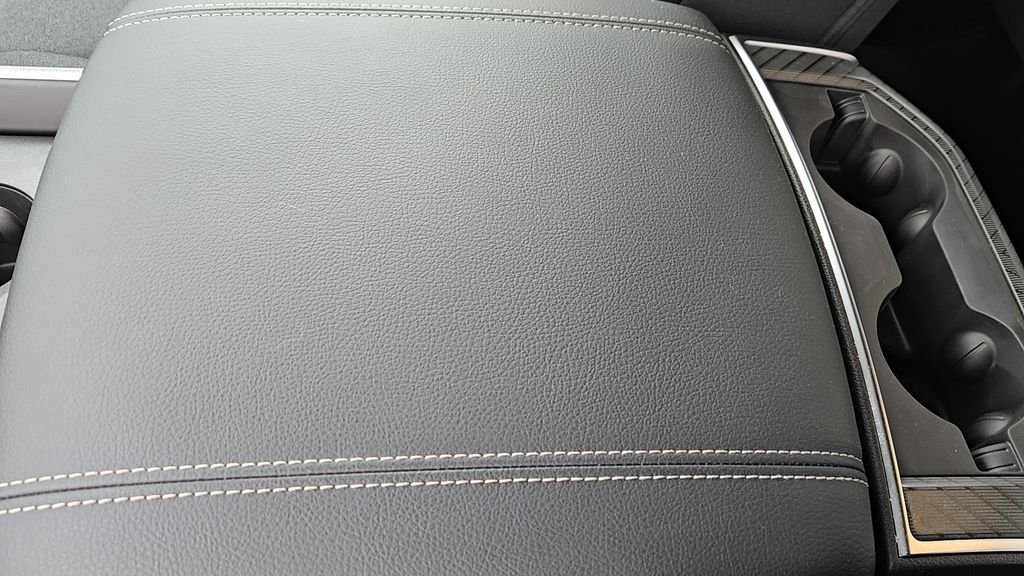 New 2026 Granite Crystal Metallic Clear-Coat Exterior Paint RAM Big Horn/Lone Star image 16