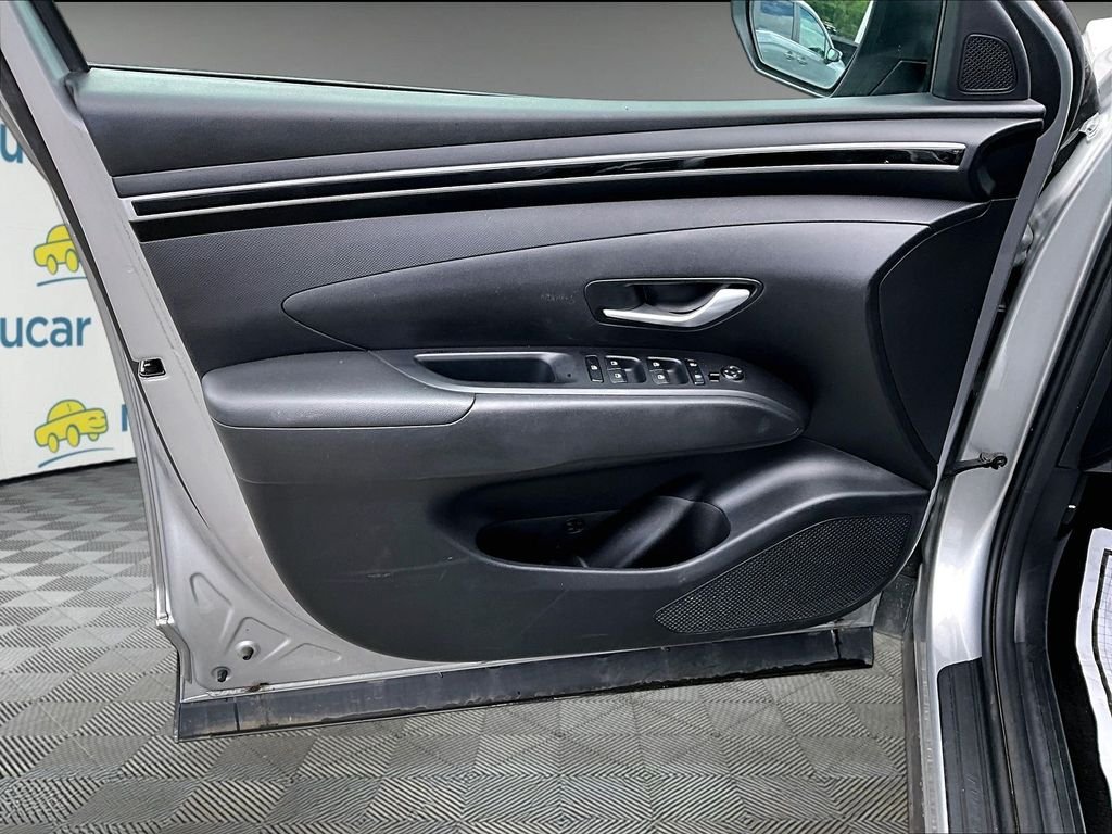 Used 2024 Silver Hyundai SEL image 9