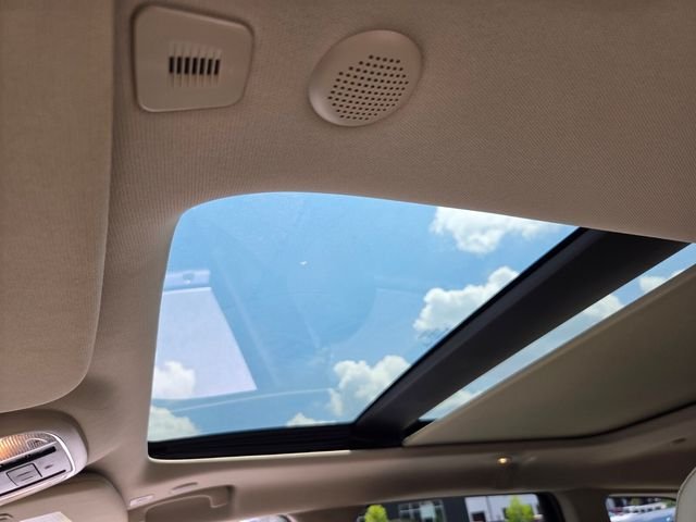 Used 2019 Gray Jeep Limited image 18