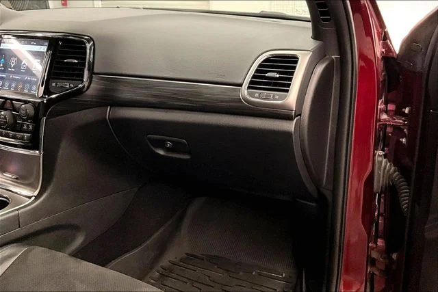 Used 2020 Velvet Red Pearlcoat Jeep Altitude image 19