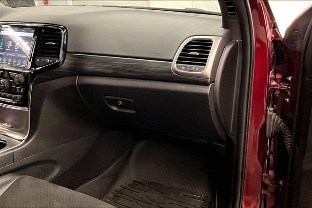 Used 2020 Velvet Red Pearlcoat Jeep Altitude image 19