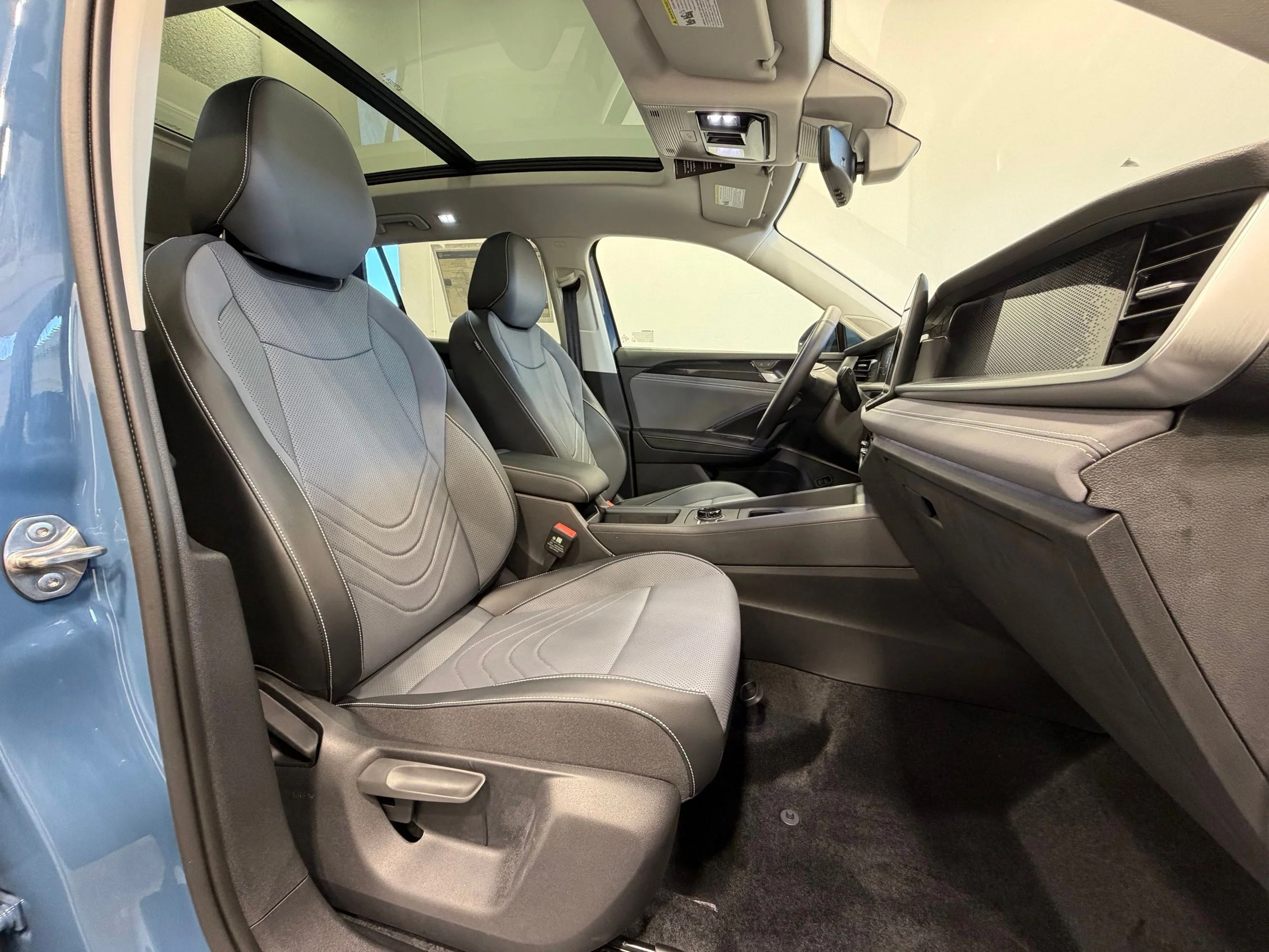 New 2026 Blue Volkswagen SE image 29