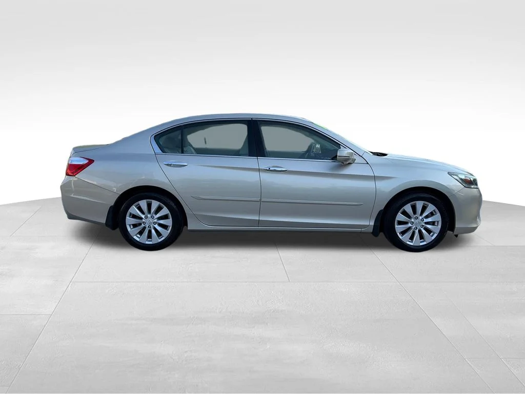Used 2015 Beige Honda EX-L image 8
