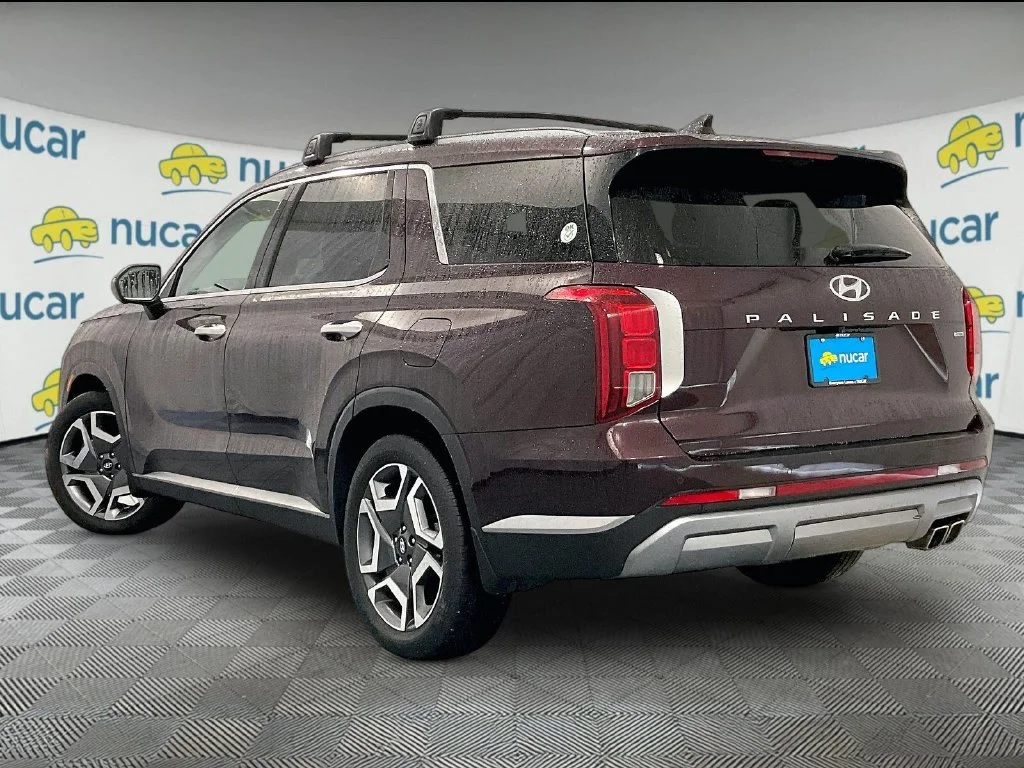 Used 2023 Sierra Burgundy Hyundai SEL image 4