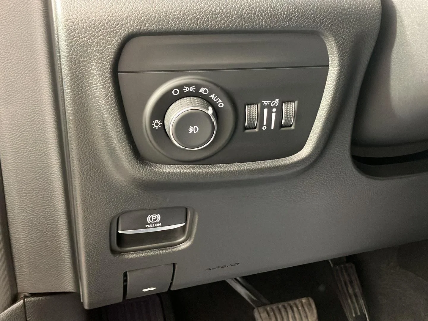 Used 2022 Bright White Clearcoat Jeep Overland image 15