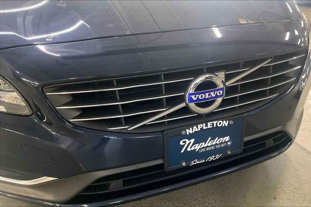 Used 2015 Blue Volvo T5 Premier image 31