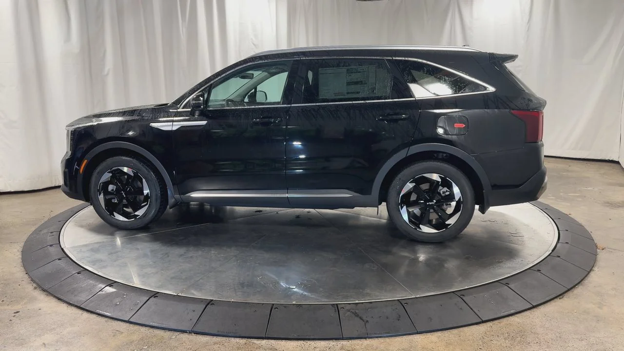 New 2026 Aurora Black Kia EX image 10