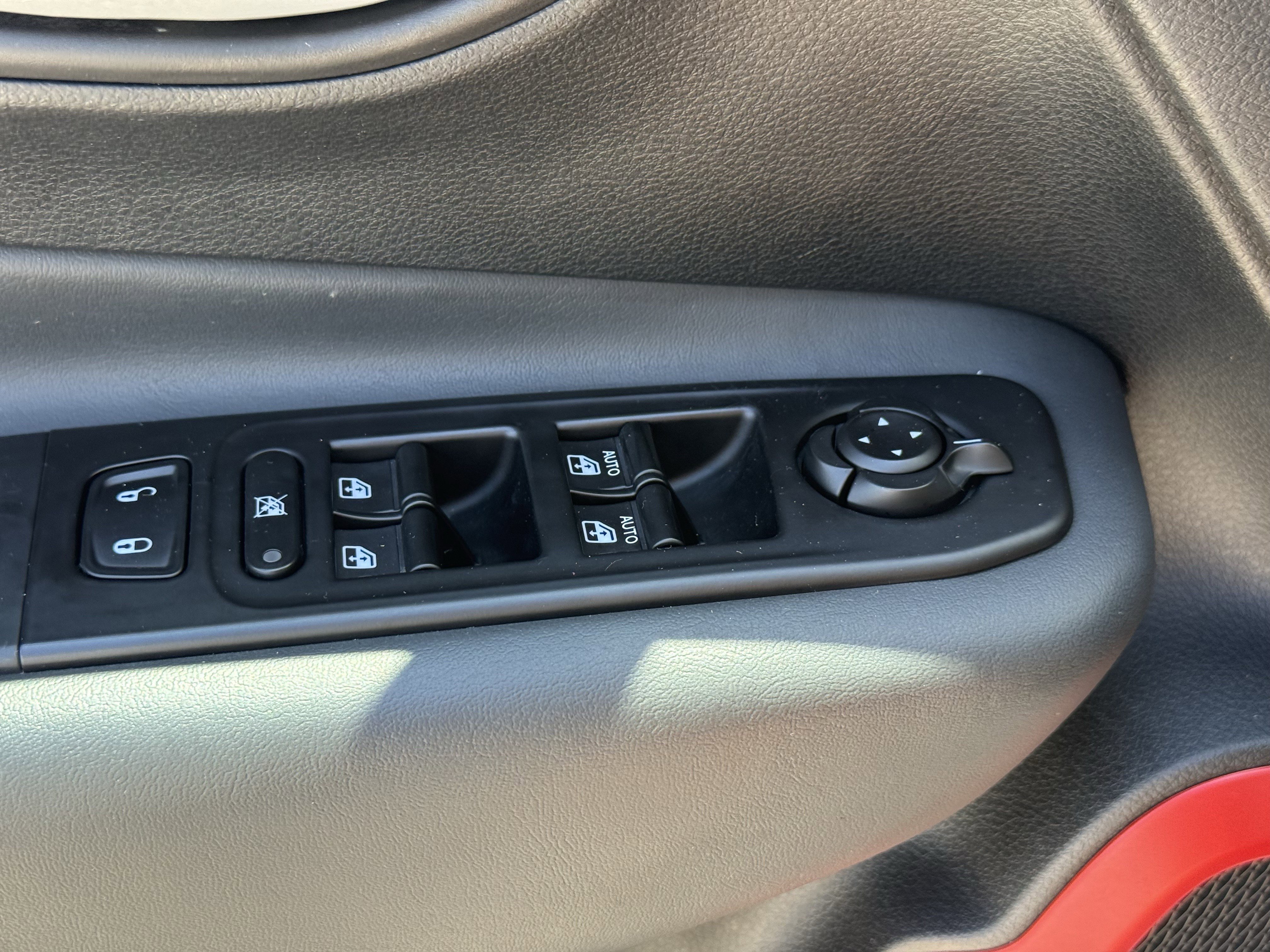 Used 2023 Alpine White Clearcoat Jeep Trailhawk image 27