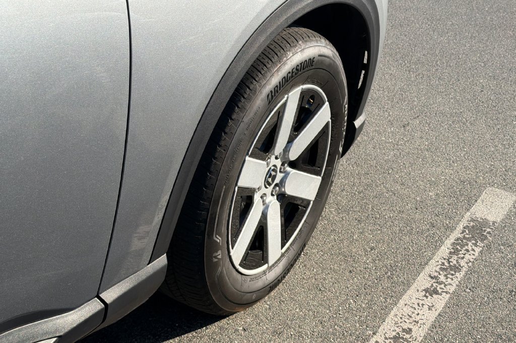 Used 2024 Mercury Silver Metallic Honda EX image 3