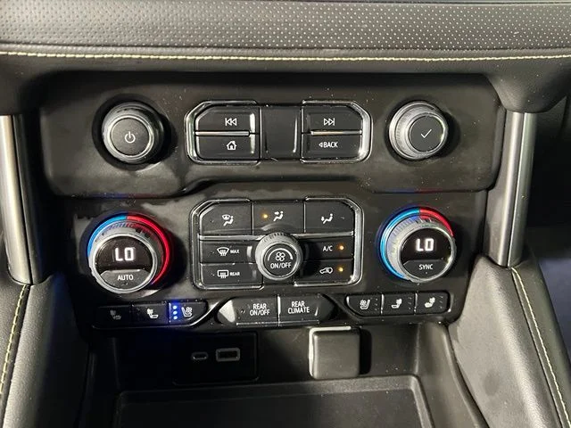 Used 2022 White Chevrolet Premier image 25