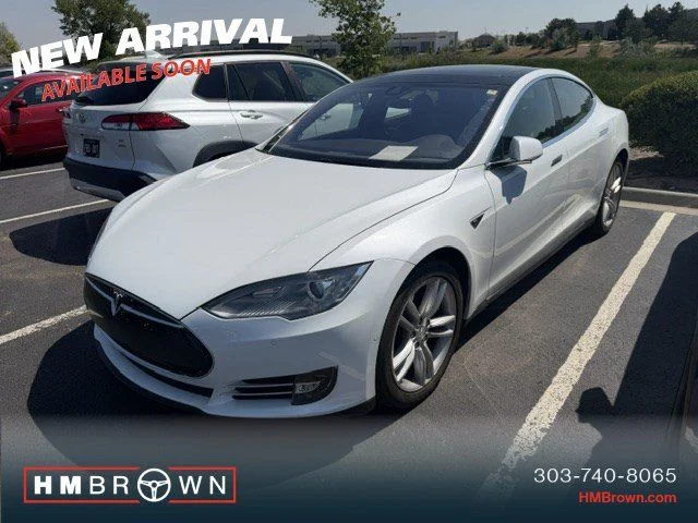 Used 2015 White Tesla 85D image 2