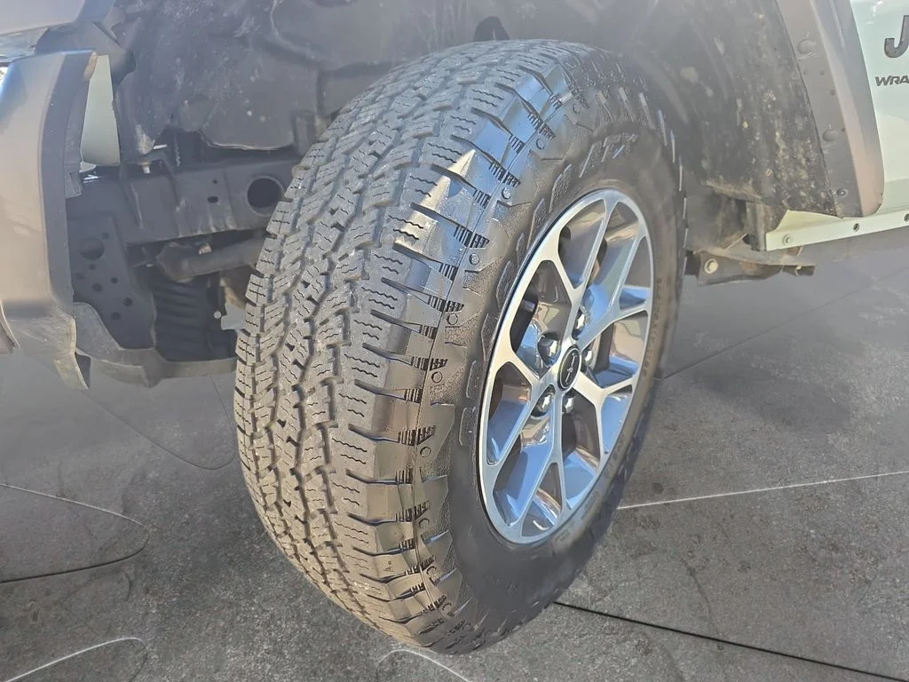 Used 2024 Gray Jeep Sport S image 31