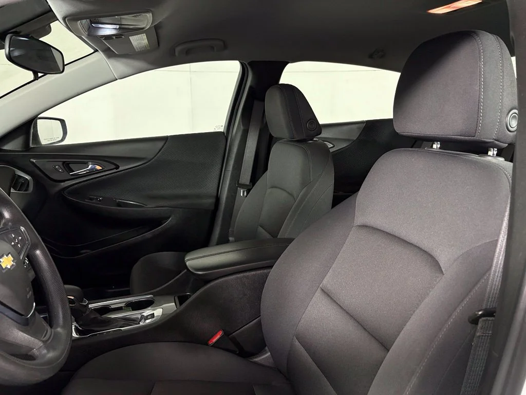 Used 2024 White Chevrolet LT image 17
