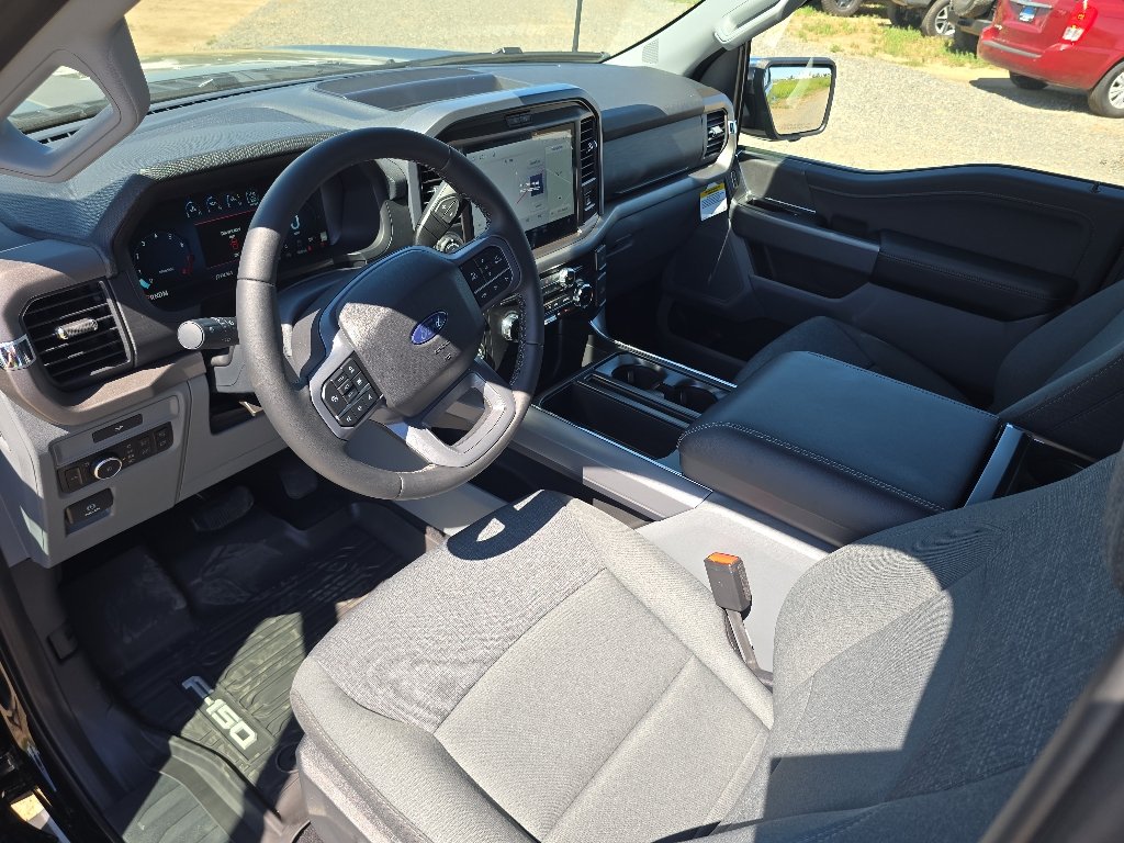 New 2026 Agate Black Metallic Ford XLT image 9