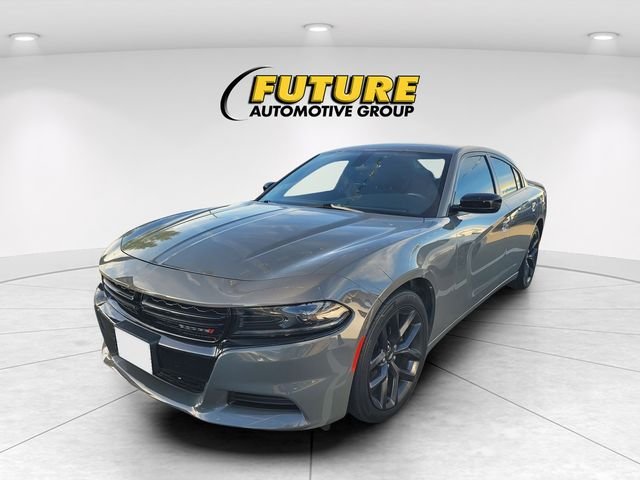 Used 2023 Gray Dodge SXT image 2