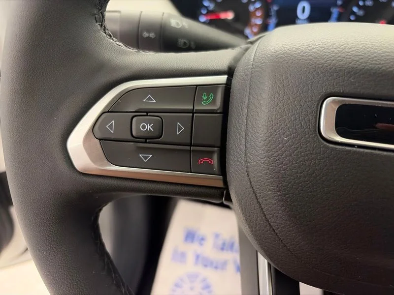 Used 2024 White Jeep Limited image 24