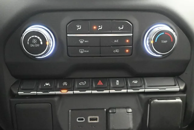 Used 2023 BLACK Chevrolet Custom image 18