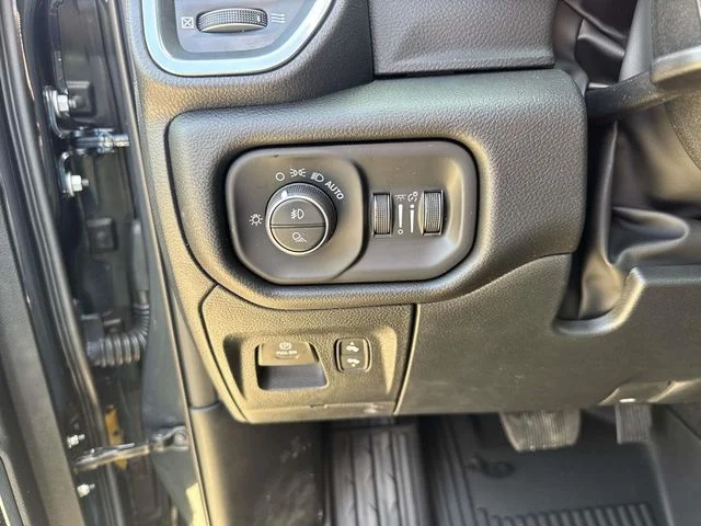 New 2026 Blue Ram Laramie image 23