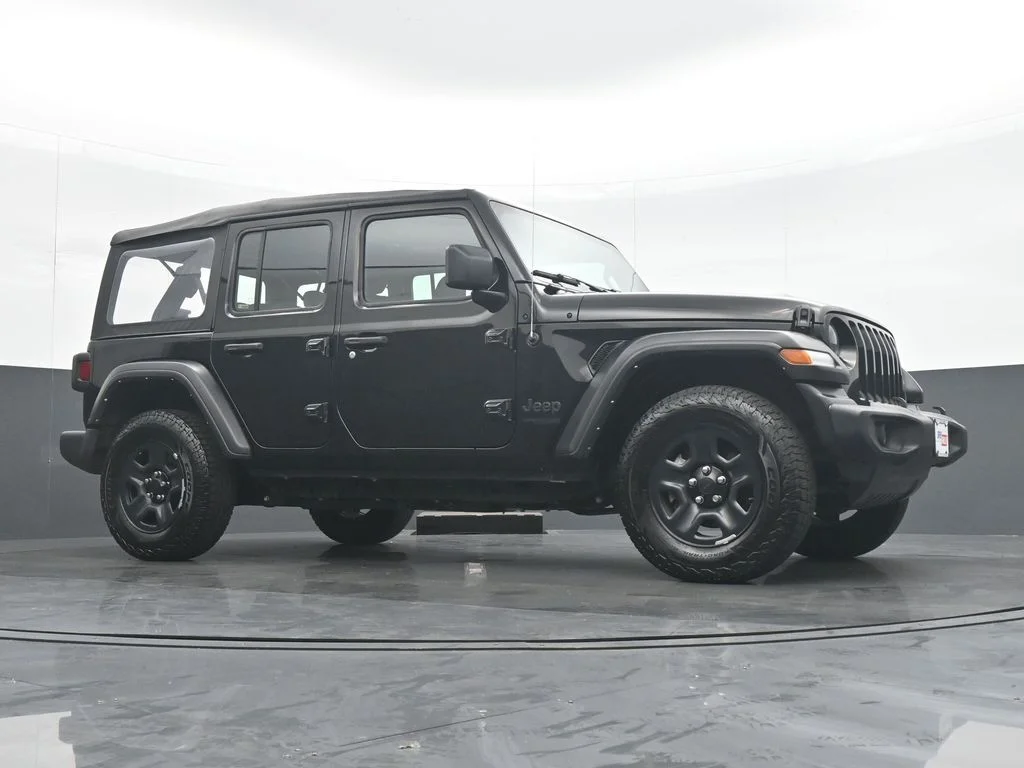 Used 2022 Black Jeep Unlimited Sport image 31