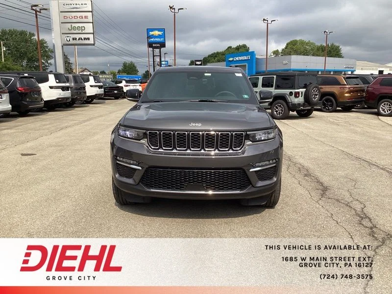 Used 2025 Gray Jeep Limited image 2