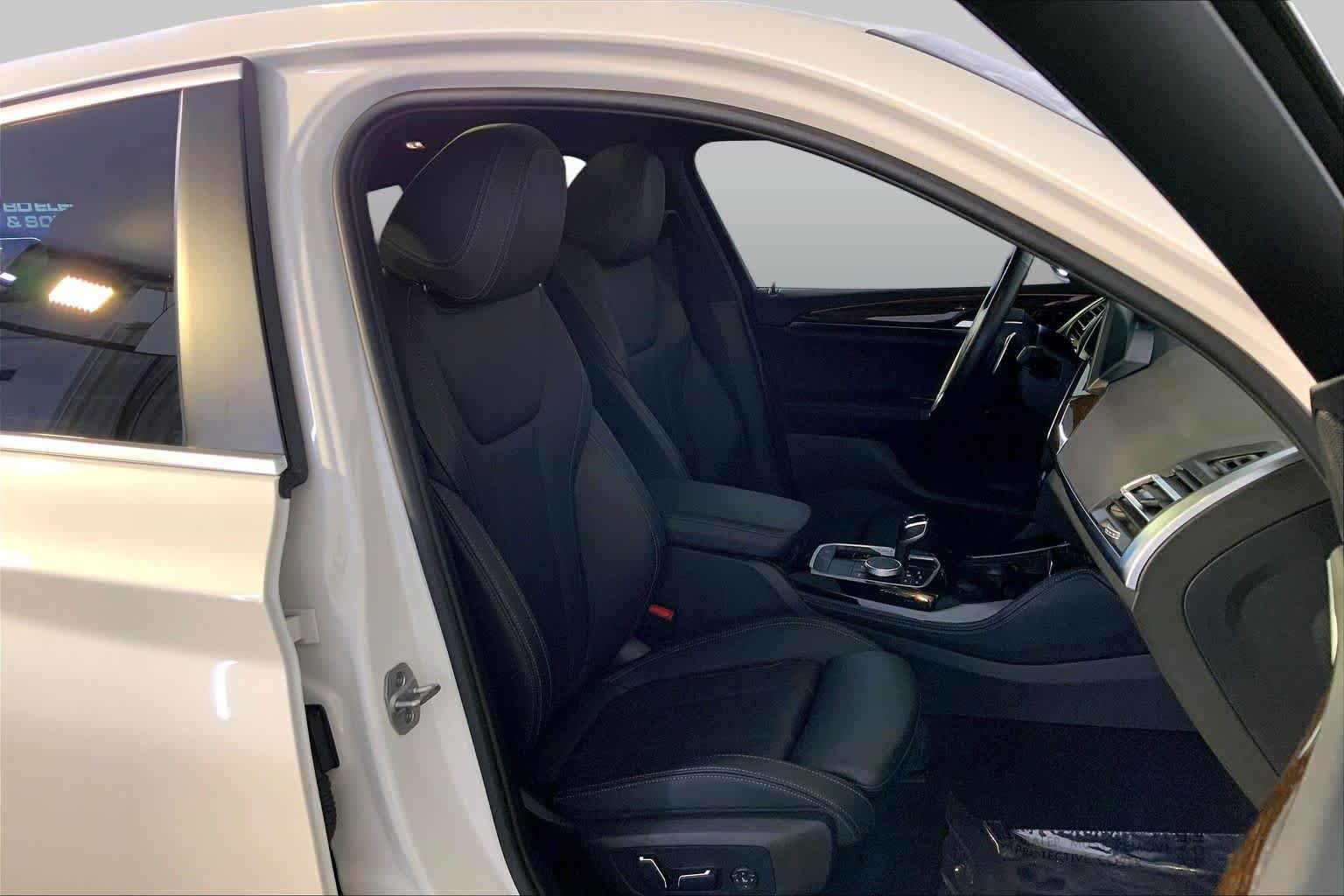 Used 2024 Alpine White BMW xDrive30i image 15