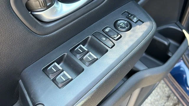 Used 2025 Blue Honda Sport image 9