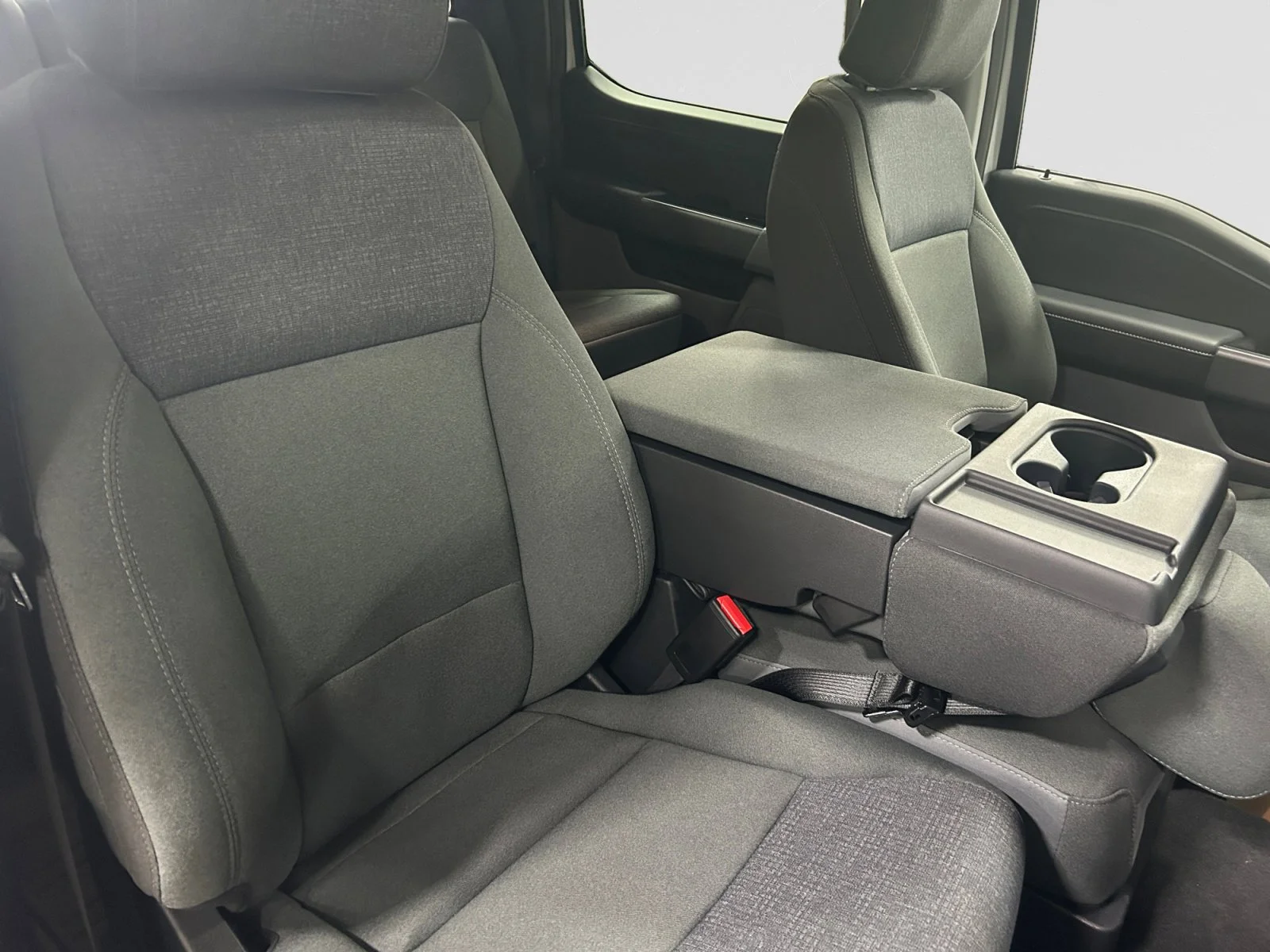 New 2026 Oxford White Ford XLT image 11
