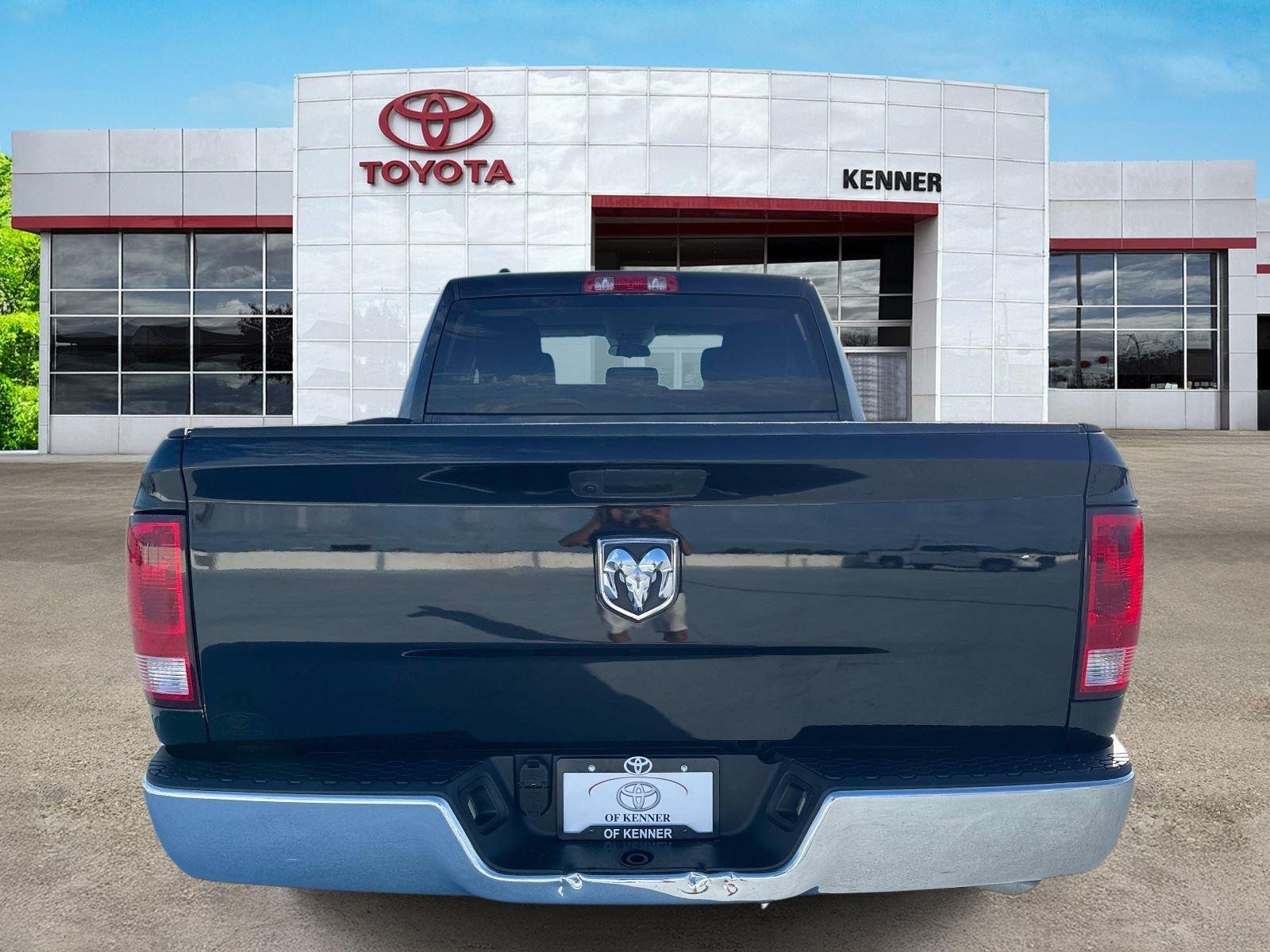 Used 2024 Diamond Black Crystal Pearlcoat Ram SLT image 5