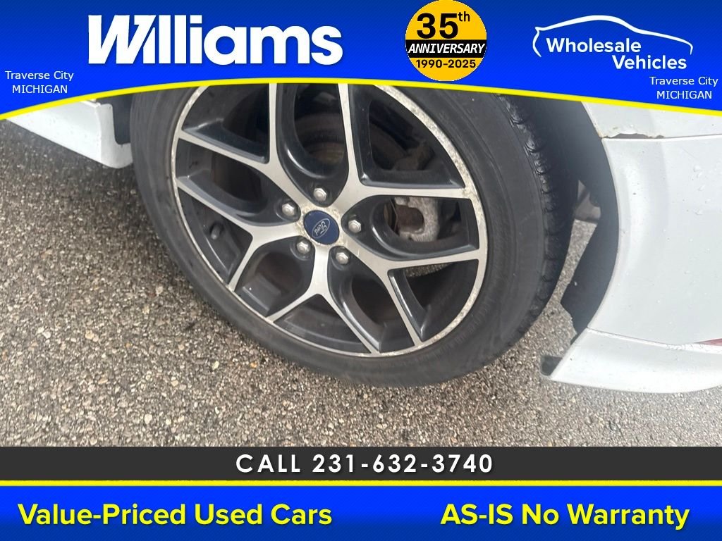Used 2016 Oxford White Ford SE image 25
