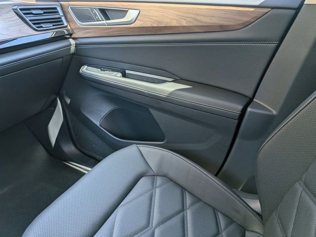 New 2026 White Volkswagen 2.0T SE w/Technology image 18
