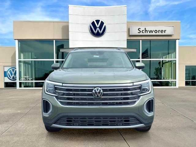 New 2026 Avocado Green Pearl Volkswagen SE w/Technology 4M image 3
