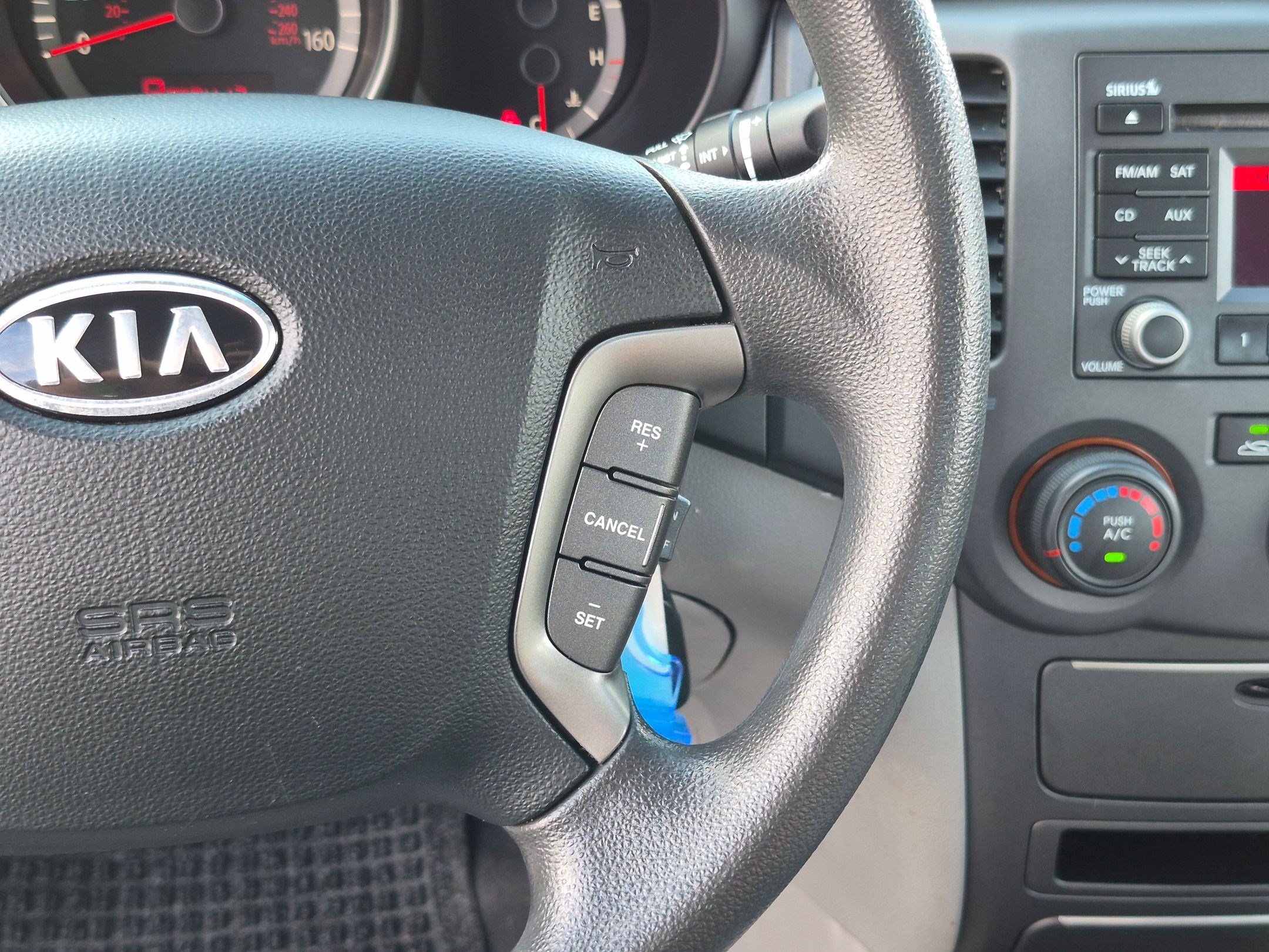 Used 2010 White Kia LX image 18
