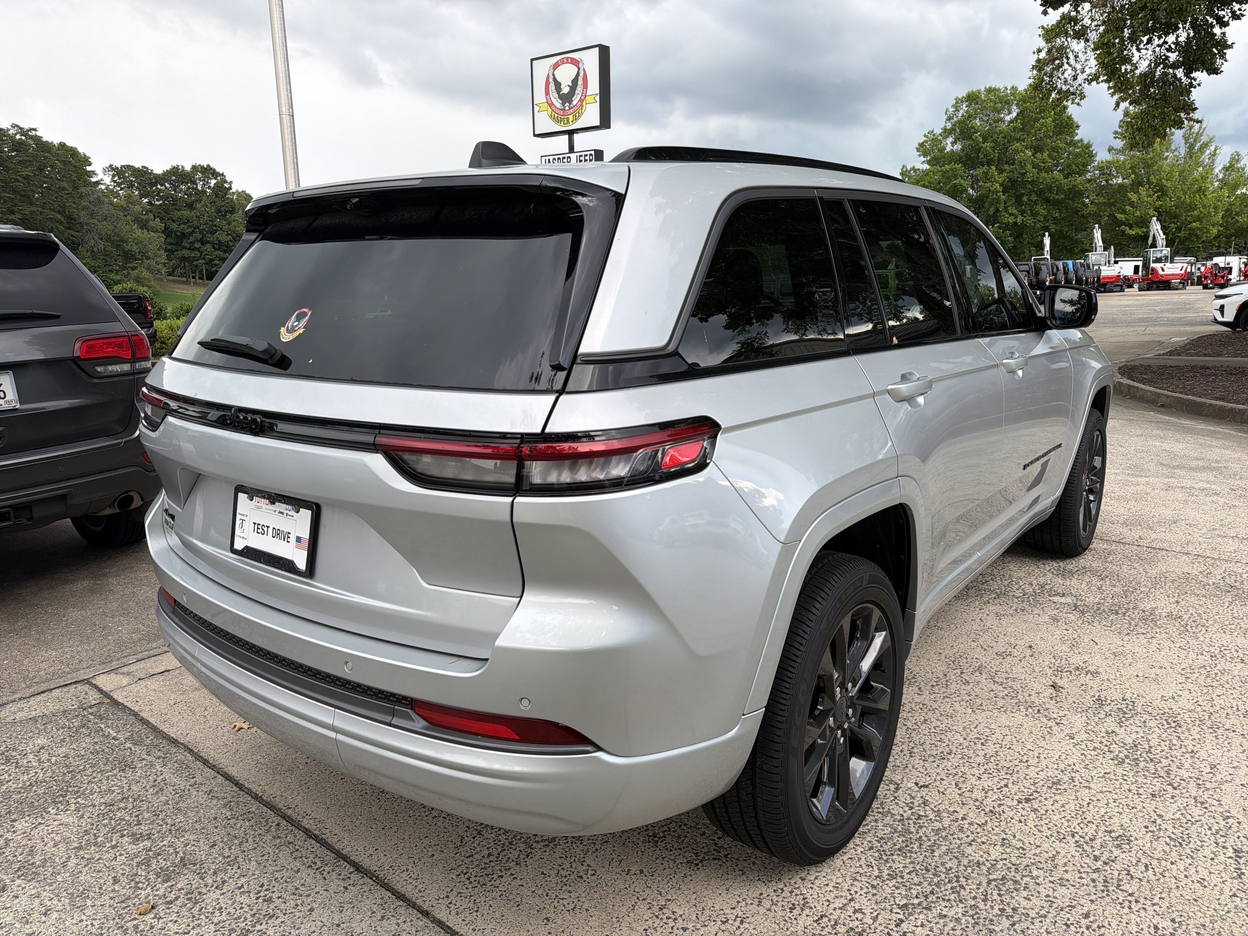 New 2026 Silver Zynith Jeep Limited Reserve image 7