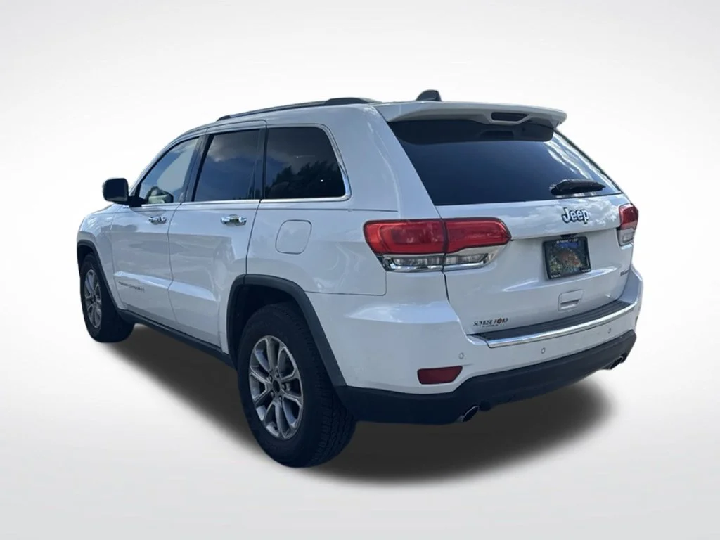 Used 2014 Bright White Clearcoat Jeep Limited image 6