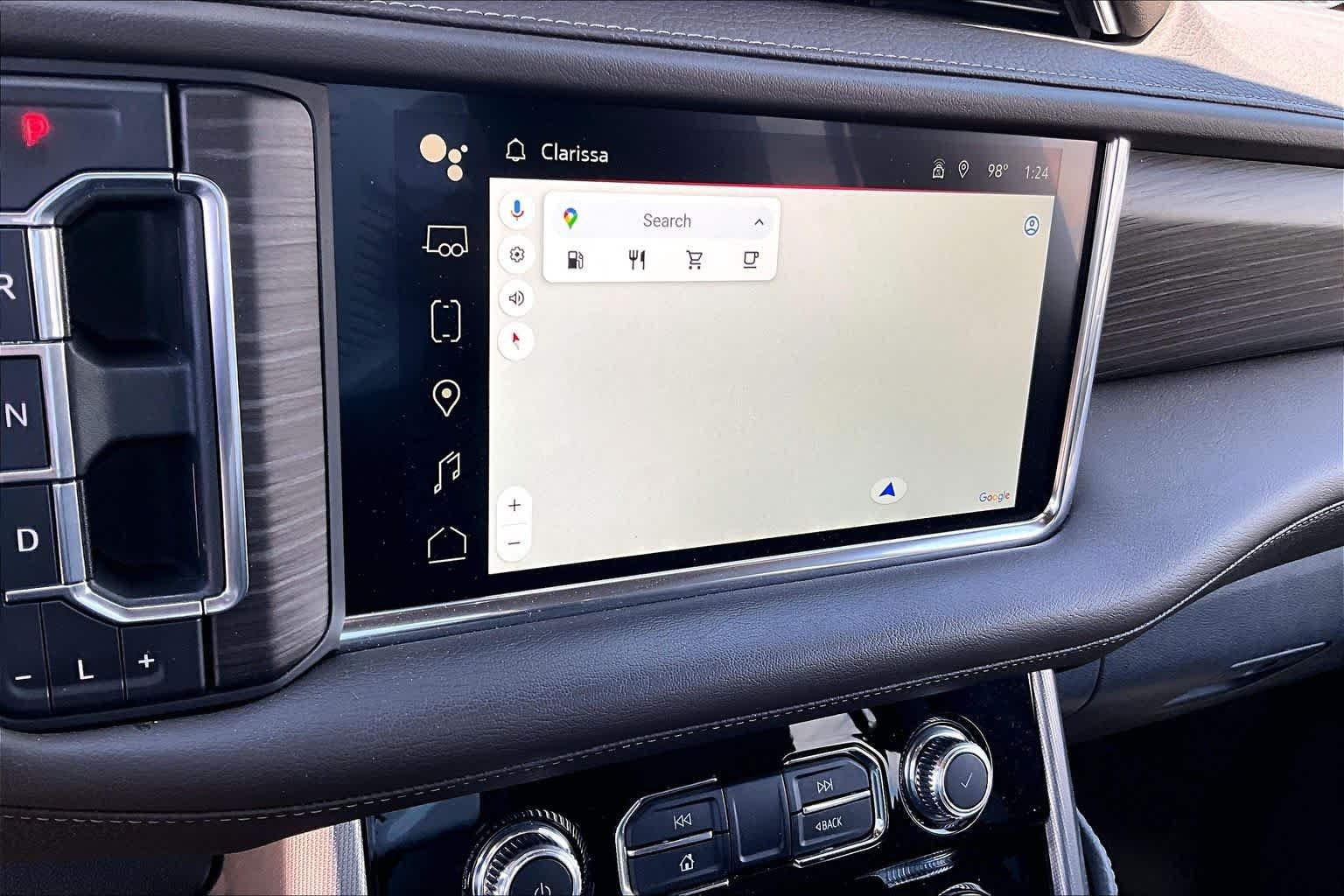 Used 2022 White Frost Tricoat GMC Denali image 29