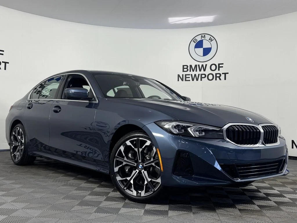 New 2026 Arctic Race Blue metallic BMW 330i xDrive image 3