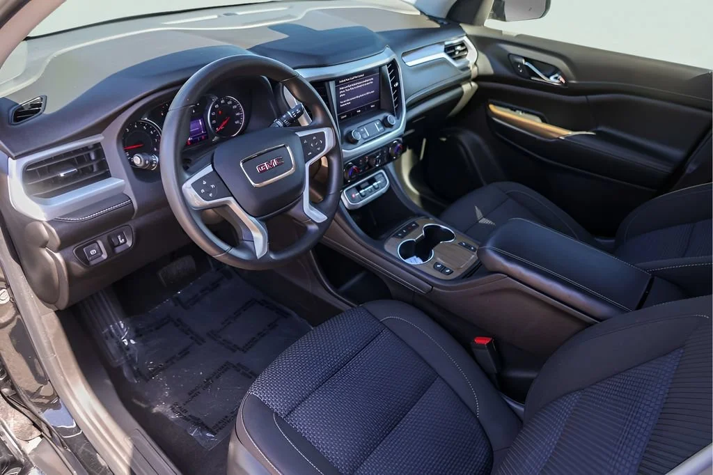 Used 2021 EBONY TWILIGHT METALLIC GMC SLE image 13