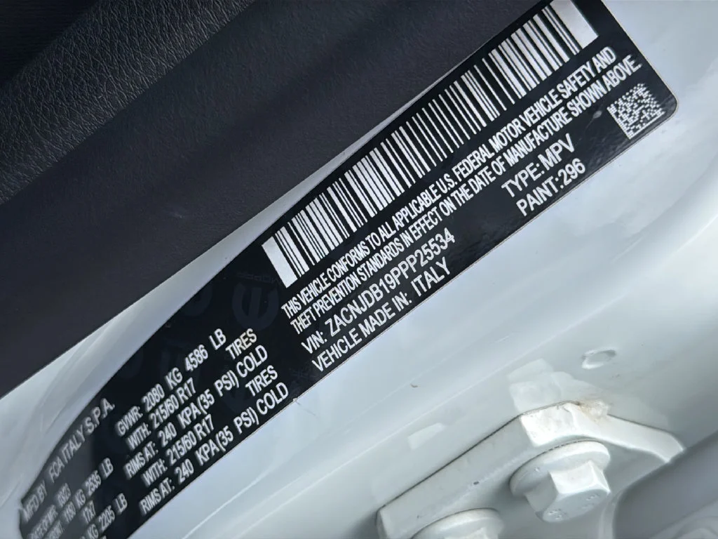 Used 2023 White Jeep Latitude image 16