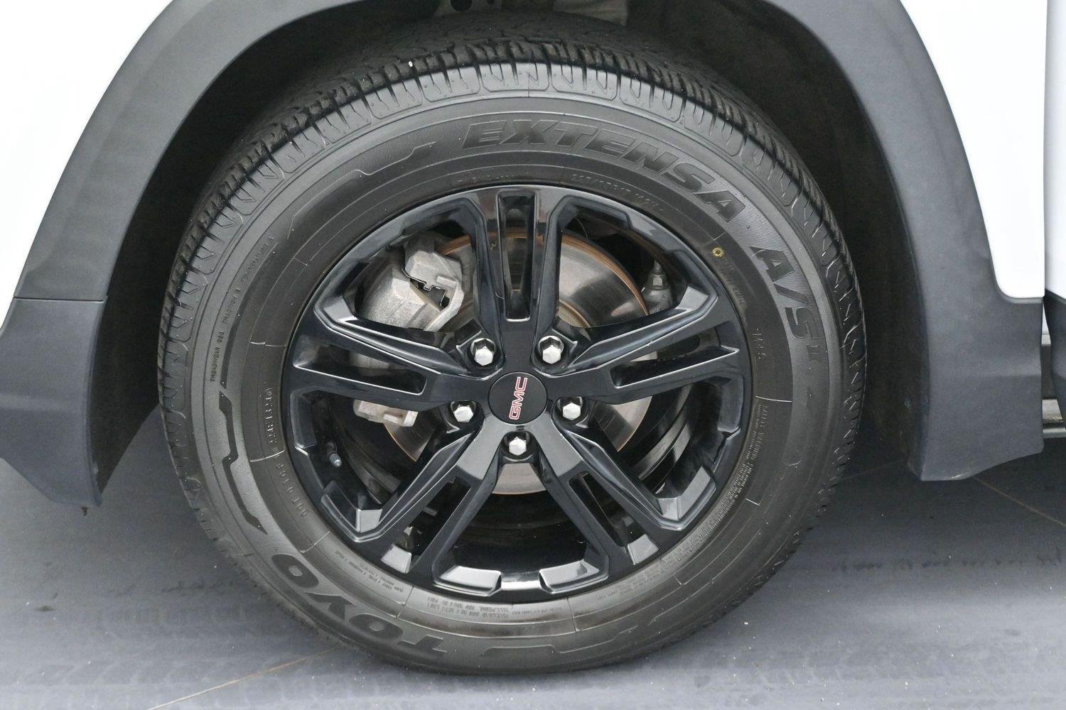 Used 2022 Summit White GMC AT4 image 41