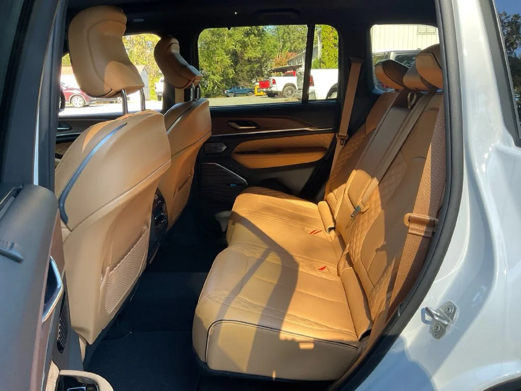 Used 2022 White Jeep Summit image 30