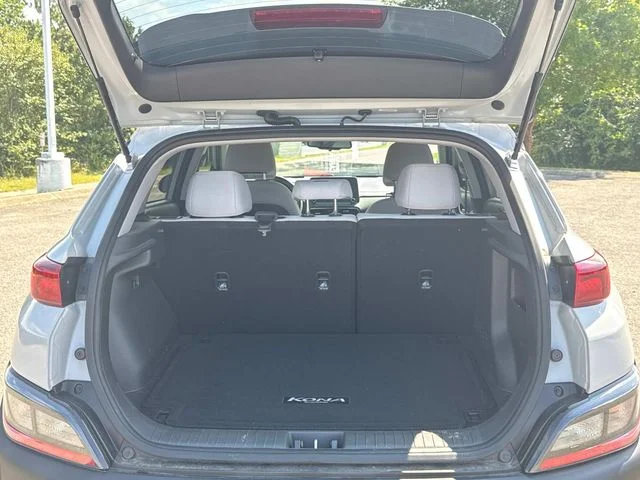 Used 2022 Silver Hyundai SEL image 13