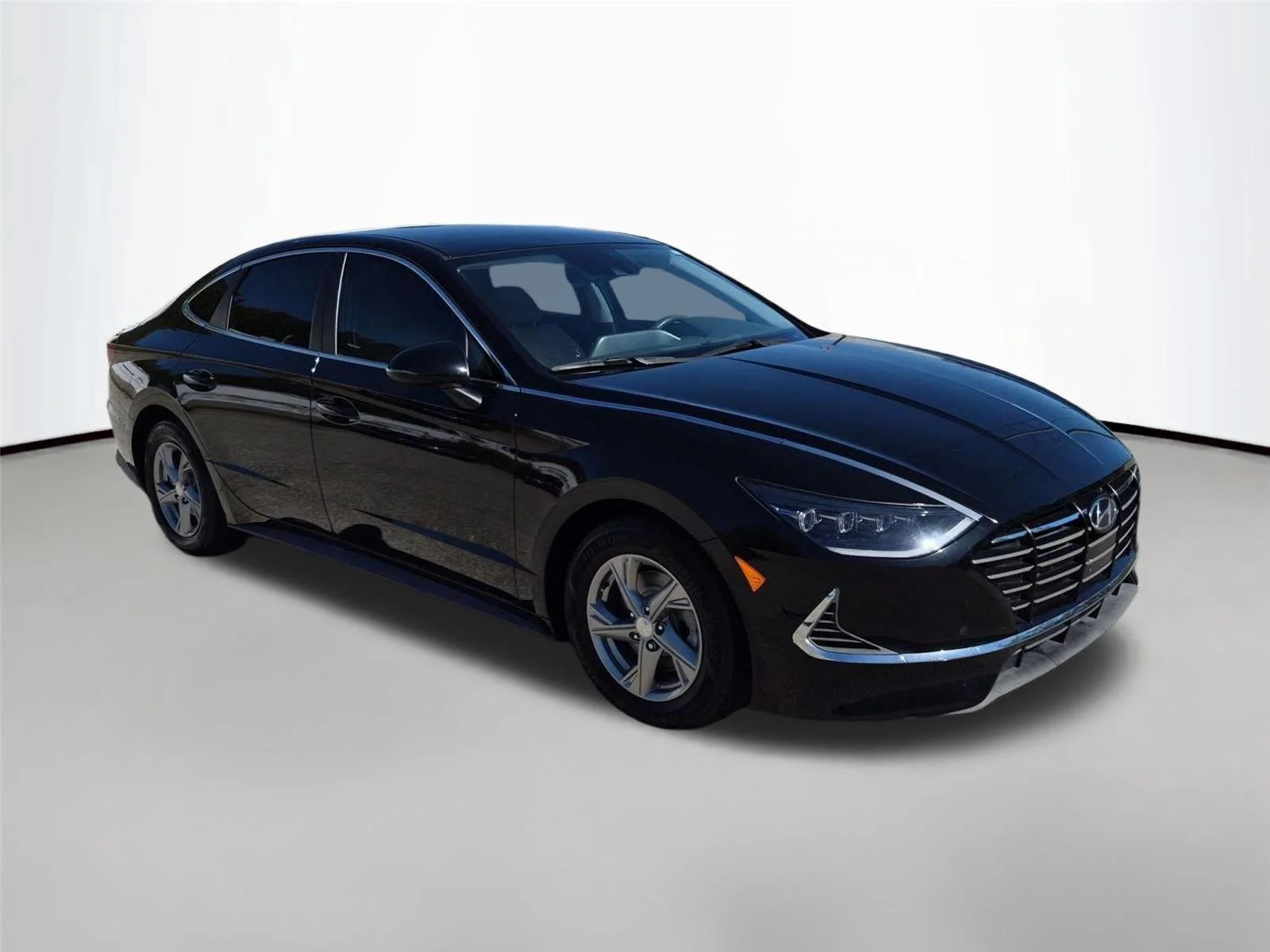 Used 2023 Nocturne Black Hyundai SE image 7