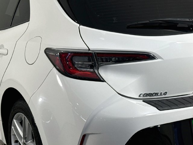 Used 2022 White Toyota SE image 32